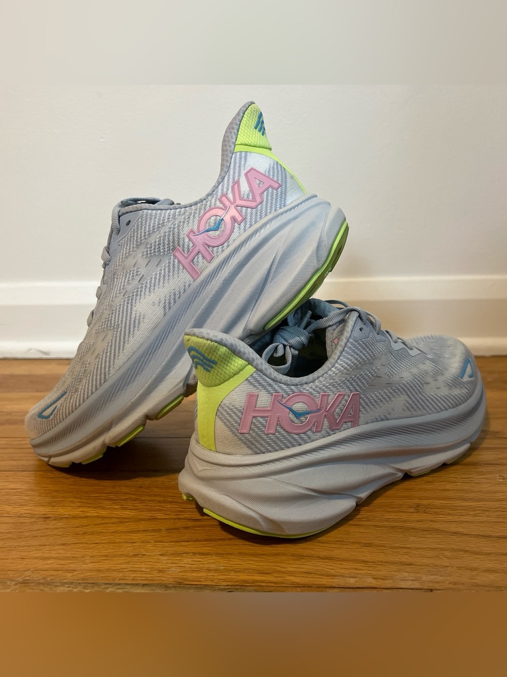 Hoka One Clifton 9 in Gull/Sea Ice Women’s US  10B